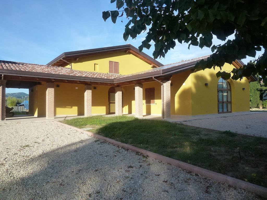Relais Villa Giulia บัสตียาอุมบรา ภายนอก รูปภาพ
